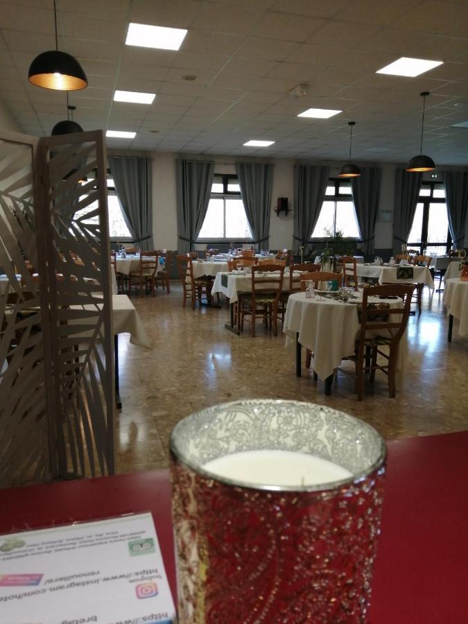 Hotel Restaurant La Grenouillere Vitre  Exterior photo